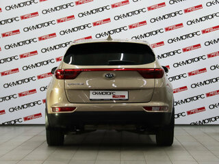 2017 Kia Sportage IV, коричневый, 1555550 рублей, вид 4