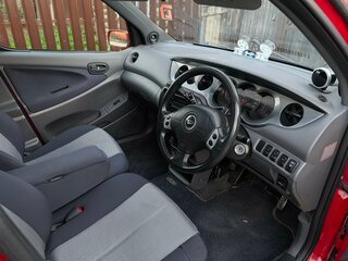 2001 Daihatsu YRV I, красный, 295000 рублей, вид 3
