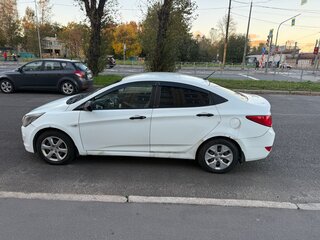 2016 Hyundai Solaris I Рестайлинг, белый, 420000 рублей, вид 4