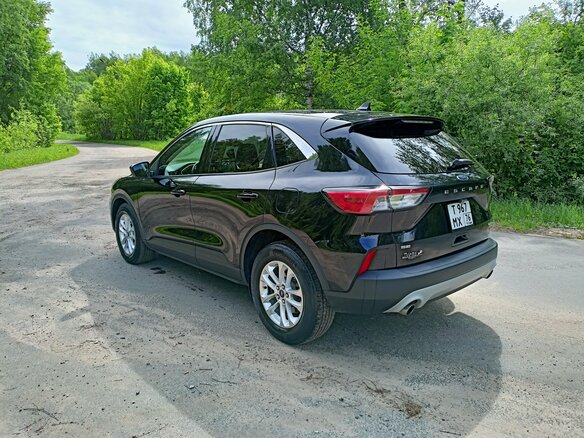 2020 Ford Escape IV, чёрный - вид 5