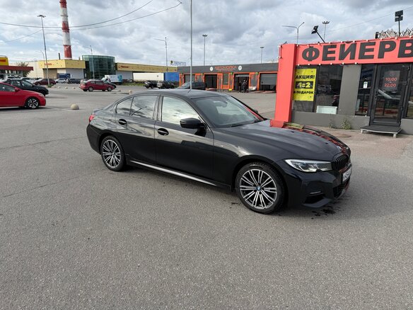 2020 BMW 3 серии 320i xDrive VII (G2x), чёрный, 3600000 рублей - вид 1