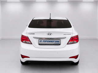 2015 Hyundai Solaris I Рестайлинг, белый, 900000 рублей, вид 3