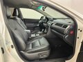 2017 Toyota Camry VII (XV50) Рестайлинг, белый, 2025000 рублей - вид 11