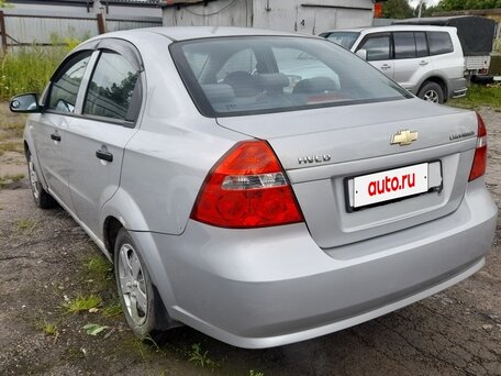2009 Chevrolet Aveo I Рестайлинг, серебристый, 204000 рублей, вид 3
