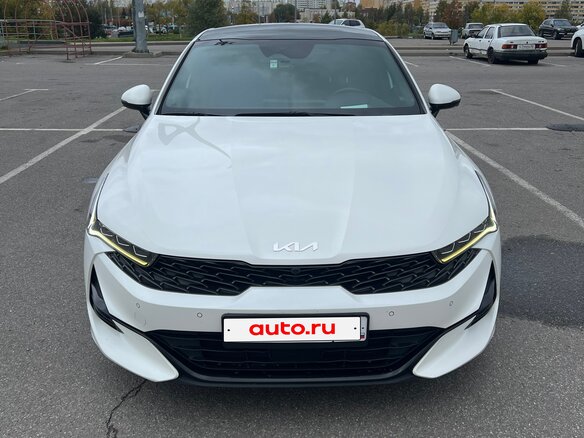 2022 Kia K5 III, белый, 2590000 рублей
