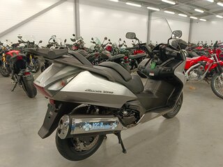 2004 Honda Silver Wing 600, серебристый, 440000 рублей, вид 3