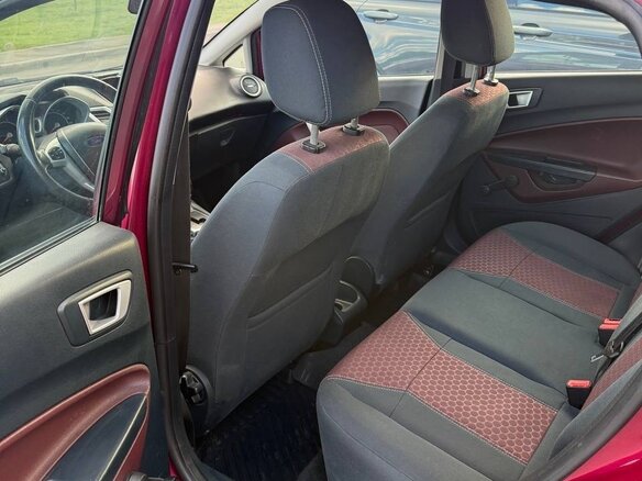 2012 Ford Fiesta Mk6, пурпурный, 480000 рублей - вид 13