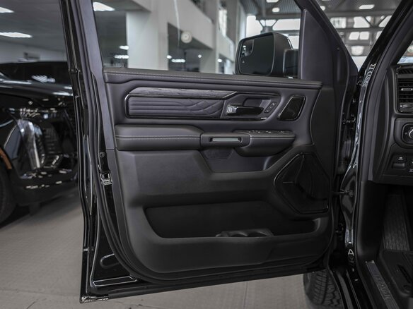 2026 Ram 1500 Crew Cab eTorque V Рестайлинг, чёрный, 12090317 рублей - вид 11