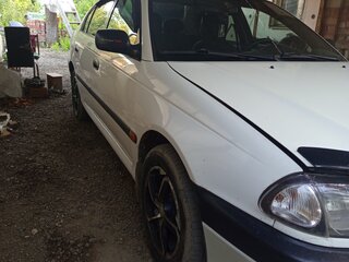 2000 Toyota Avensis I, белый, 295000 рублей, вид 3