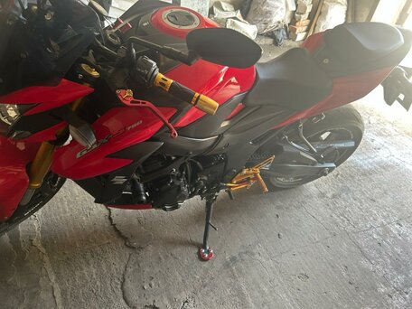 2017 Suzuki GSX-S 750, красный, 600000 рублей, вид 1