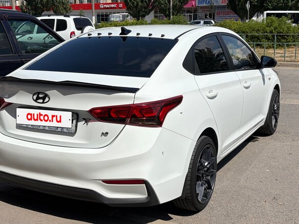 2017 Hyundai Solaris II, белый - вид 4