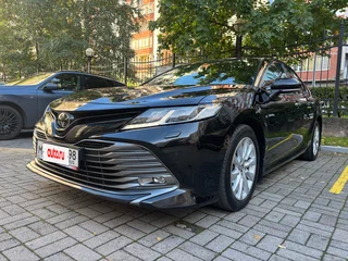 2018 Toyota Camry VIII (XV70), чёрный, 2390000 рублей, вид 3