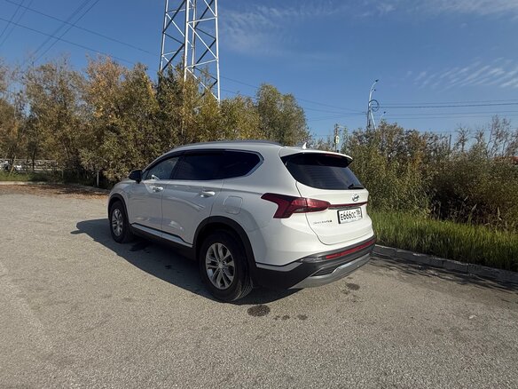 2021 Hyundai Santa Fe IV Рестайлинг, белый, 3700000 рублей - вид 4
