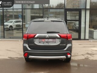 2017 Mitsubishi Outlander III Рестайлинг 2, серый, 1609000 рублей, вид 4