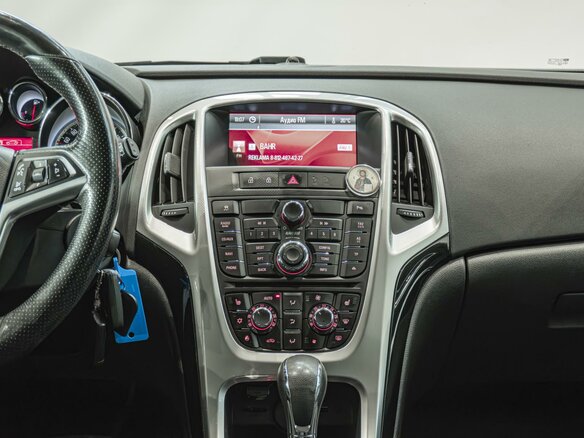 2013 Opel Astra GTC J Рестайлинг, красный - вид 11