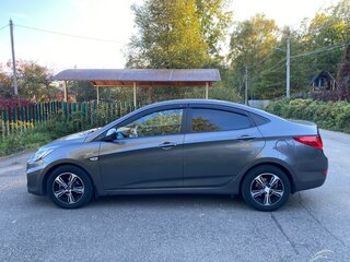 2013 Hyundai Solaris I, чёрный, 630000 рублей, вид 3