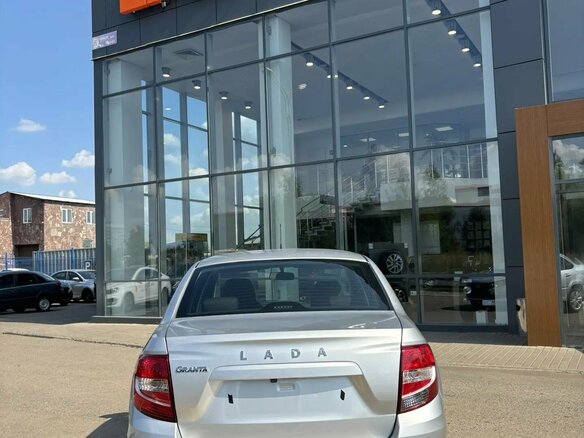 2026 Lada (ВАЗ) Granta I Рестайлинг, серебристый, 1238000 рублей - вид 4