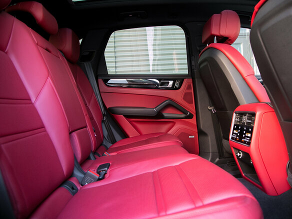 2018 Porsche Cayenne III, белый - вид 30