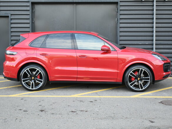 2021 Porsche Cayenne III, красный, 8990000 рублей - вид 6