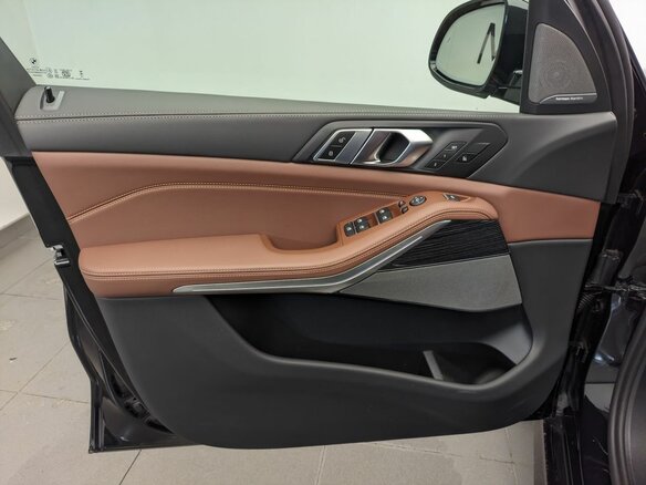 2025 BMW X5 40i IV (G05/G18) Рестайлинг, чёрный - вид 10