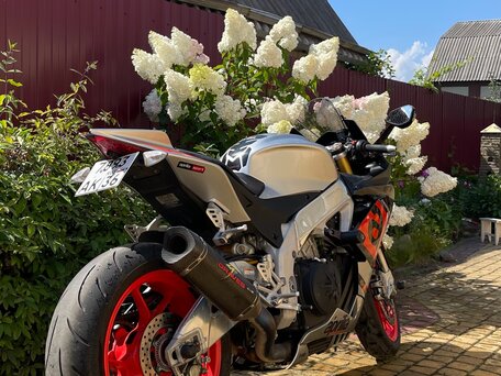 2018 Aprilia RSV4, серебристый, 1190000 рублей, вид 4