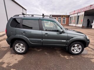 2011 Chevrolet Niva I Рестайлинг, зелёный, 650000 рублей, вид 4