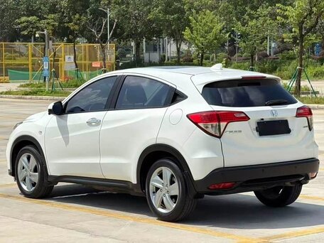 2022 Honda Vezel I Рестайлинг, белый, 1390000 рублей, вид 3