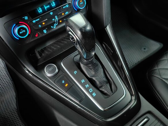 2017 Ford Focus III Рестайлинг, серый, 850000 рублей - вид 18