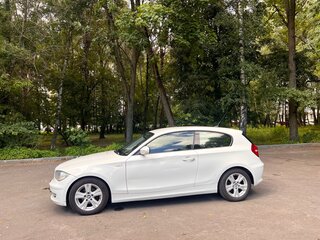 2011 BMW 1 серии 116i I (E81/E82/E87/E88) Рестайлинг, белый, 590000 рублей, вид 4