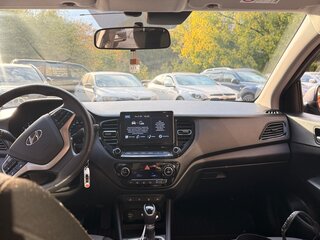 2022 Hyundai Solaris II Рестайлинг, серый, 1600000 рублей, вид 4