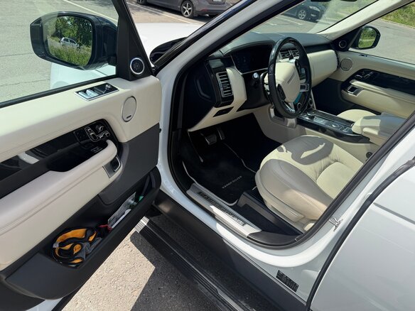 2019 Land Rover Range Rover IV Рестайлинг, белый, 6900000 рублей - вид 26