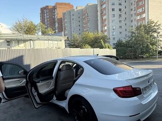 2010 BMW 5 серии 523i VI (F10/F11/F07), белый, 1590000 рублей, вид 5