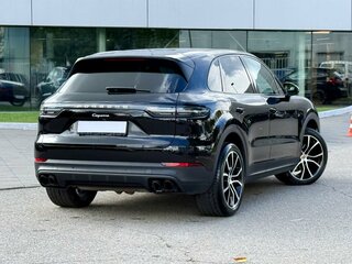 2020 Porsche Cayenne III, чёрный, 5790000 рублей, вид 3