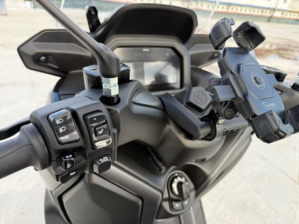 2025 Yamaha XMAX, чёрный, 760000 рублей - вид 9