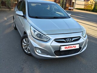 2013 Hyundai Solaris I, серебристый, 780000 рублей, вид 1