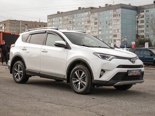 2016 Toyota RAV4 IV (XA40) Рестайлинг, белый, 2399000 рублей, вид 4