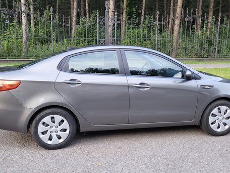 2013 Kia Rio 4-speed III, серый, вид 4