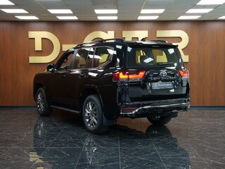2026 Toyota Land Cruiser 300 Series, чёрный, 15481660 рублей, вид 4