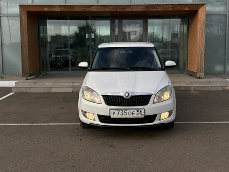 2014 Skoda Fabia II Рестайлинг, белый, 349000 рублей, вид 2