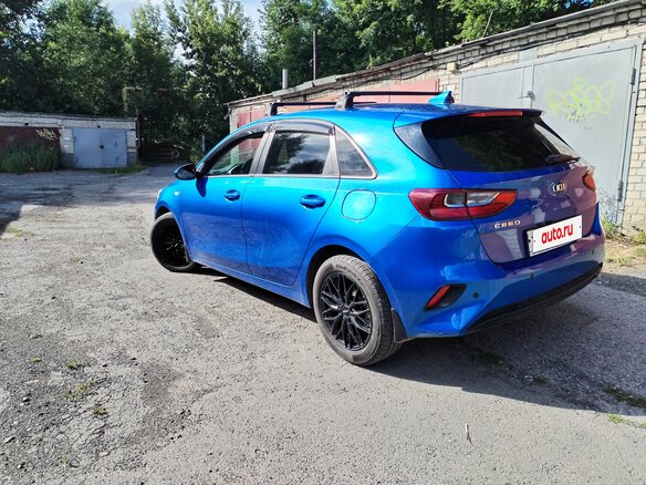 2018 Kia Ceed III, синий, 1520000 рублей - вид 2