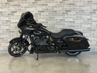 2024 Harley-Davidson Street Glide, чёрный, 3185000 рублей, вид 3