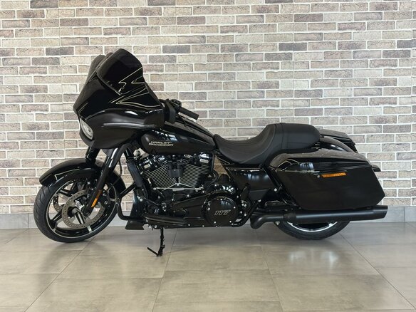 2024 Harley-Davidson Street Glide, чёрный - вид 2