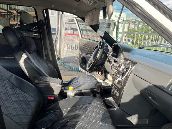 2009 Lada (ВАЗ) Priora I, белый, 240000 рублей - вид 13