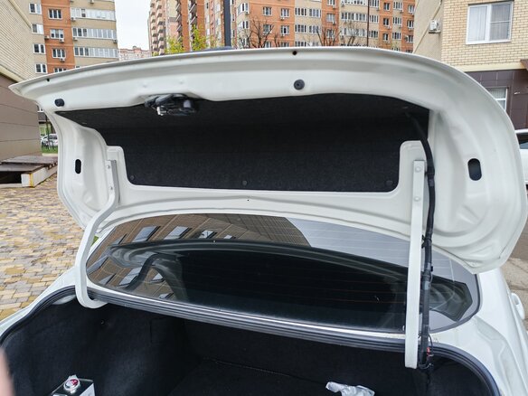 2005 Nissan Tiida Latio I, белый, 420000 рублей - вид 11