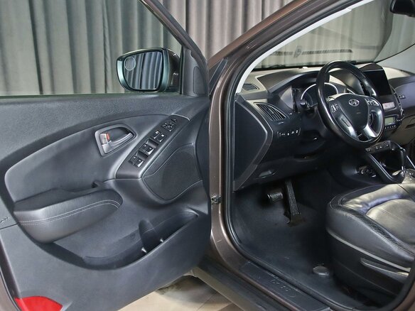2013 Hyundai ix35 I Рестайлинг, коричневый, 1099000 рублей - вид 6
