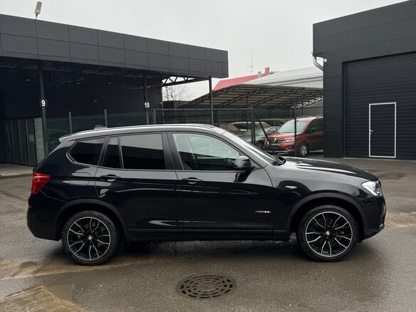 2014 BMW X3 28i xDrive II (F25) Рестайлинг, чёрный, 2000000 рублей - вид 3