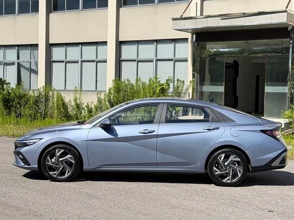 2026 Hyundai Elantra VII (CN7) Рестайлинг, серый - вид 4