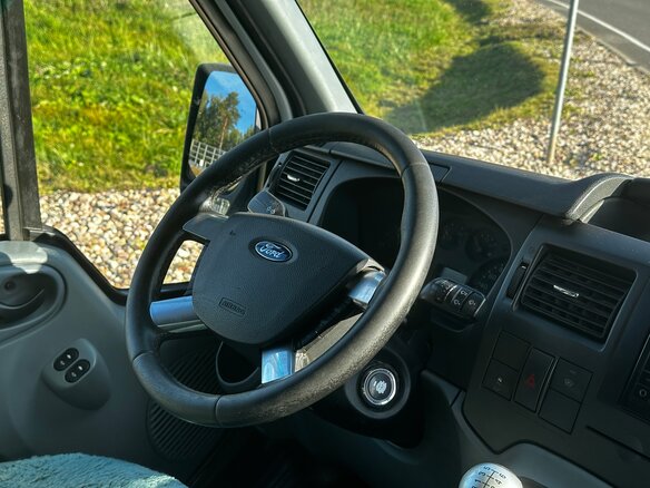 2009 Ford Transit, белый - вид 12