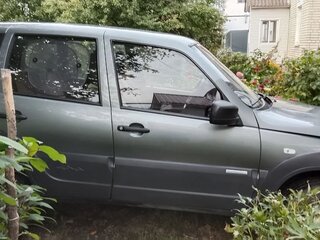 2014 Chevrolet Niva I Рестайлинг, серый, 750000 рублей, вид 3