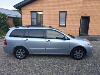 2005 Toyota Corolla Fielder IX (E120, E130) Рестайлинг, серебристый, 600000 рублей, вид 4